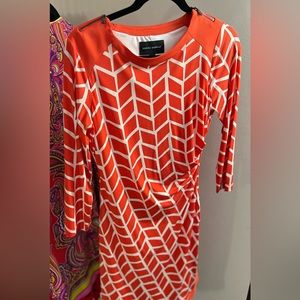 Donna Morgan Size 4. Orange. Long sleeves. Knee length dress. EuC.